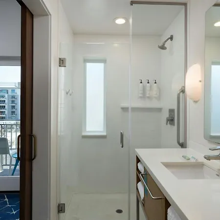 Springhill Suites By Marriott Oceanside Beach Exterior photo